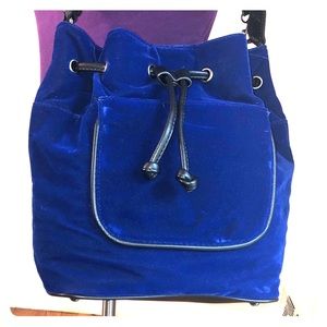 Lord & Taylor Design Lab bucket bag electric blue
